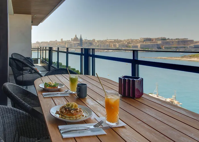 Land's End, Boutique Hotel